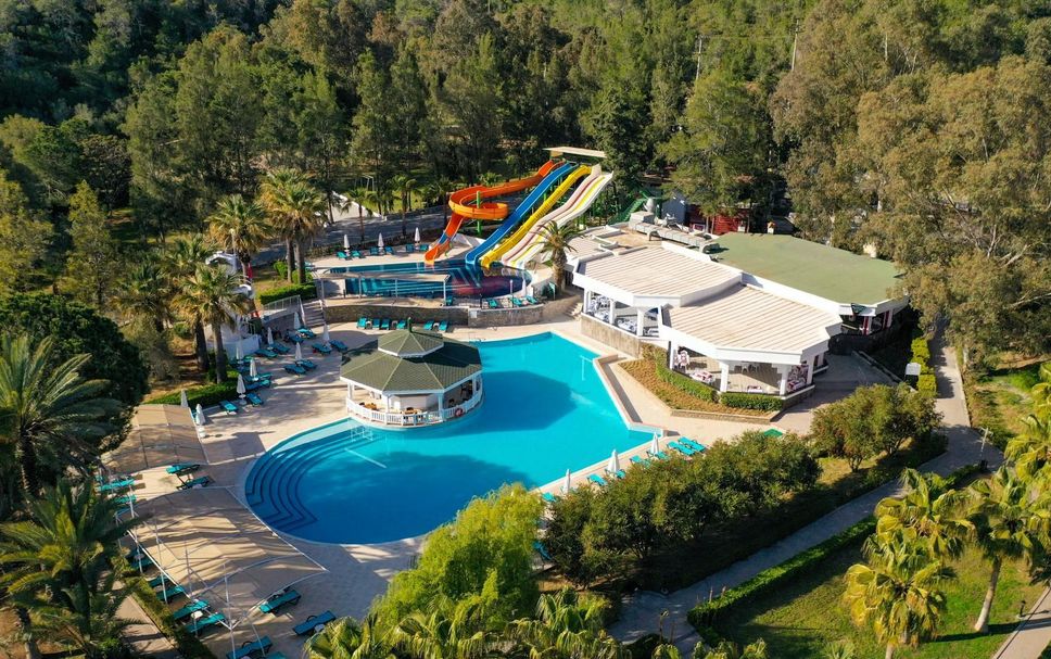 Басейн Фото