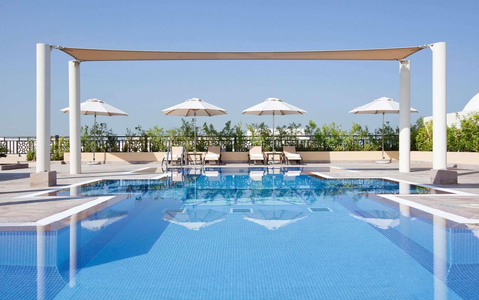 Басейн Фото