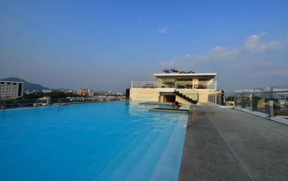 Басейн Фото