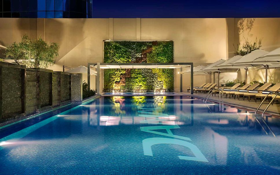 Басейн Фото