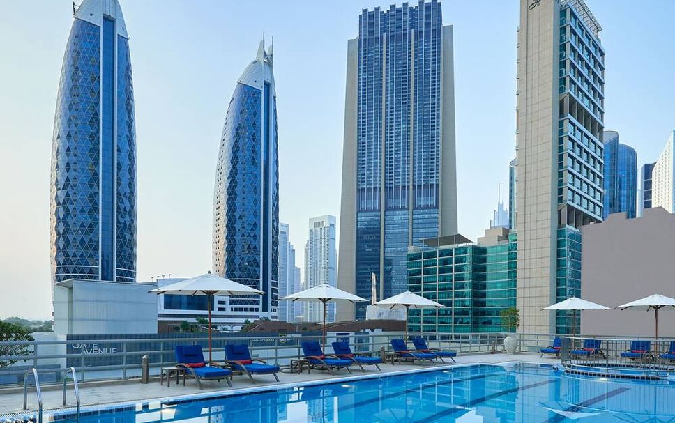 Басейн Фото