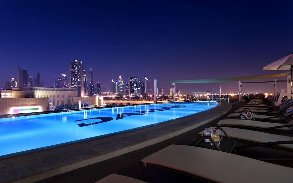 Басейн Фото