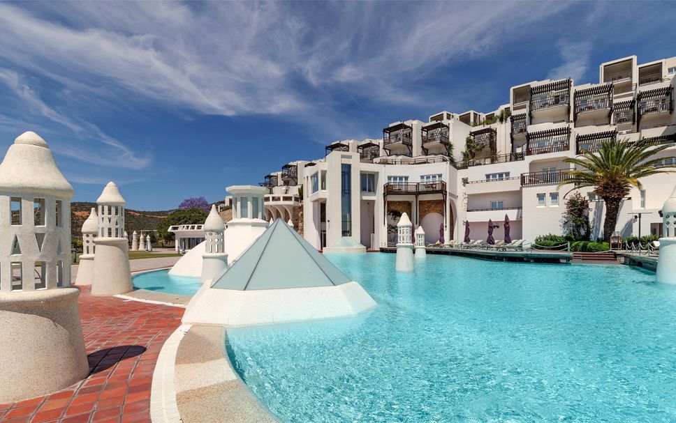 Басейн Фото