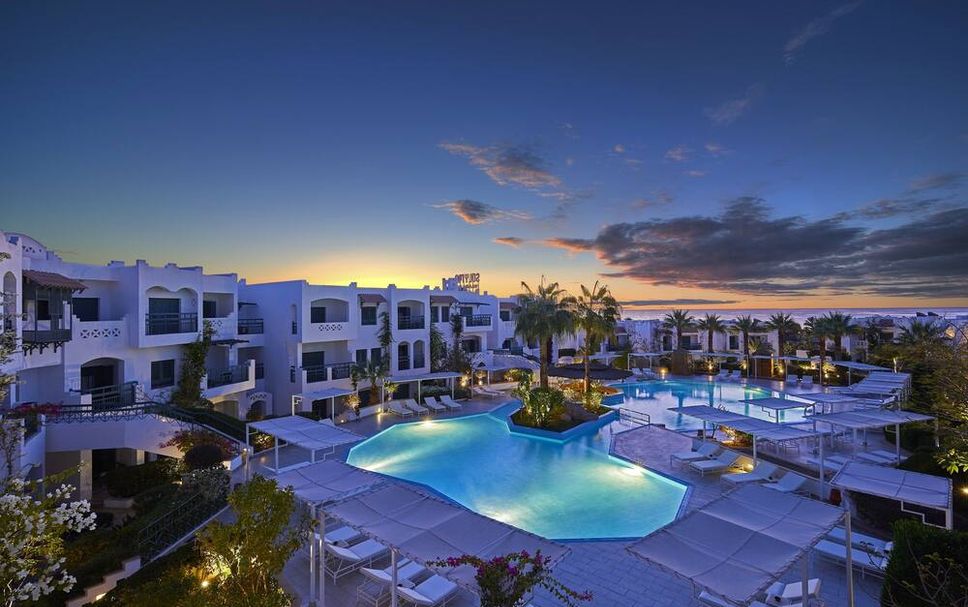 Басейн Фото