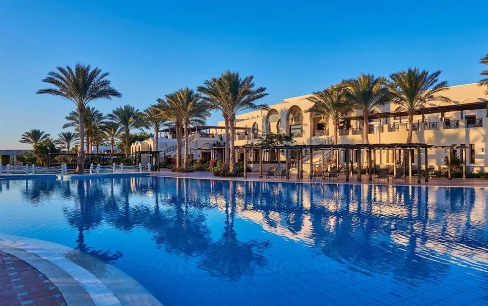 Басейн Фото