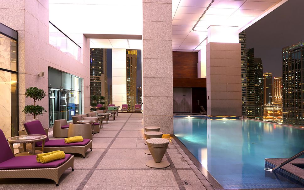 Басейн Фото